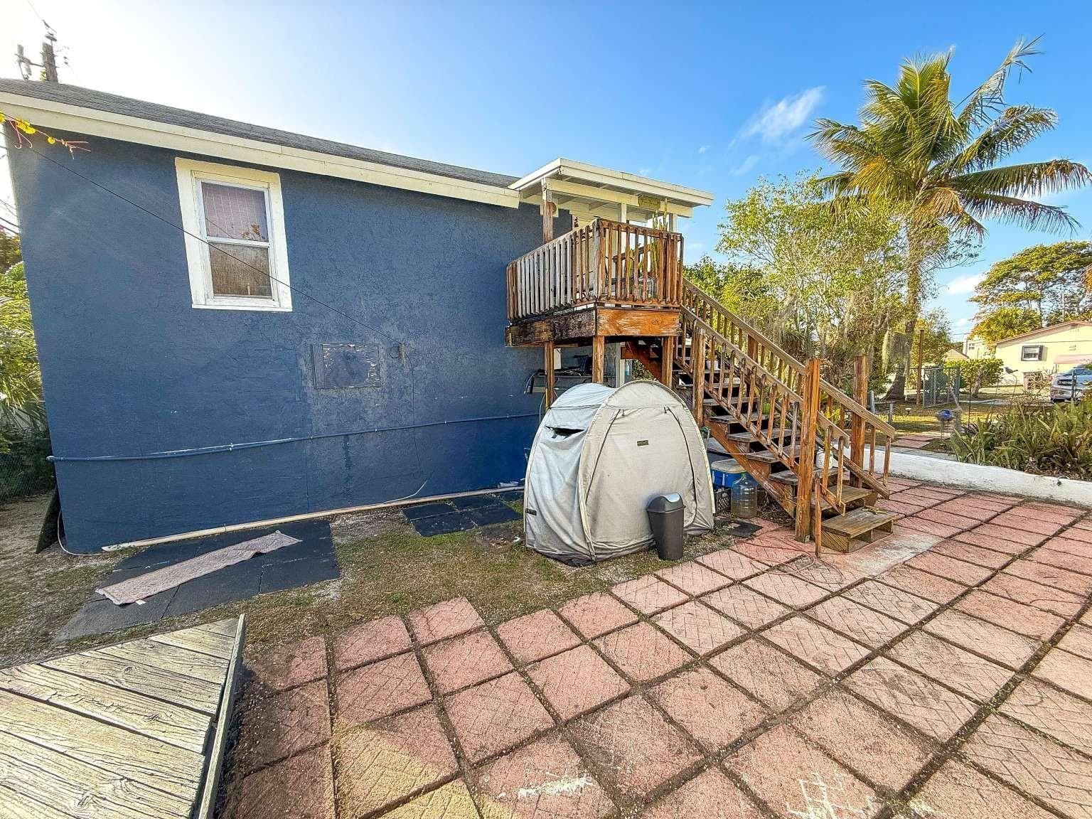 920 Selkirk Street, West Palm Beach, FL 33405 photo 4