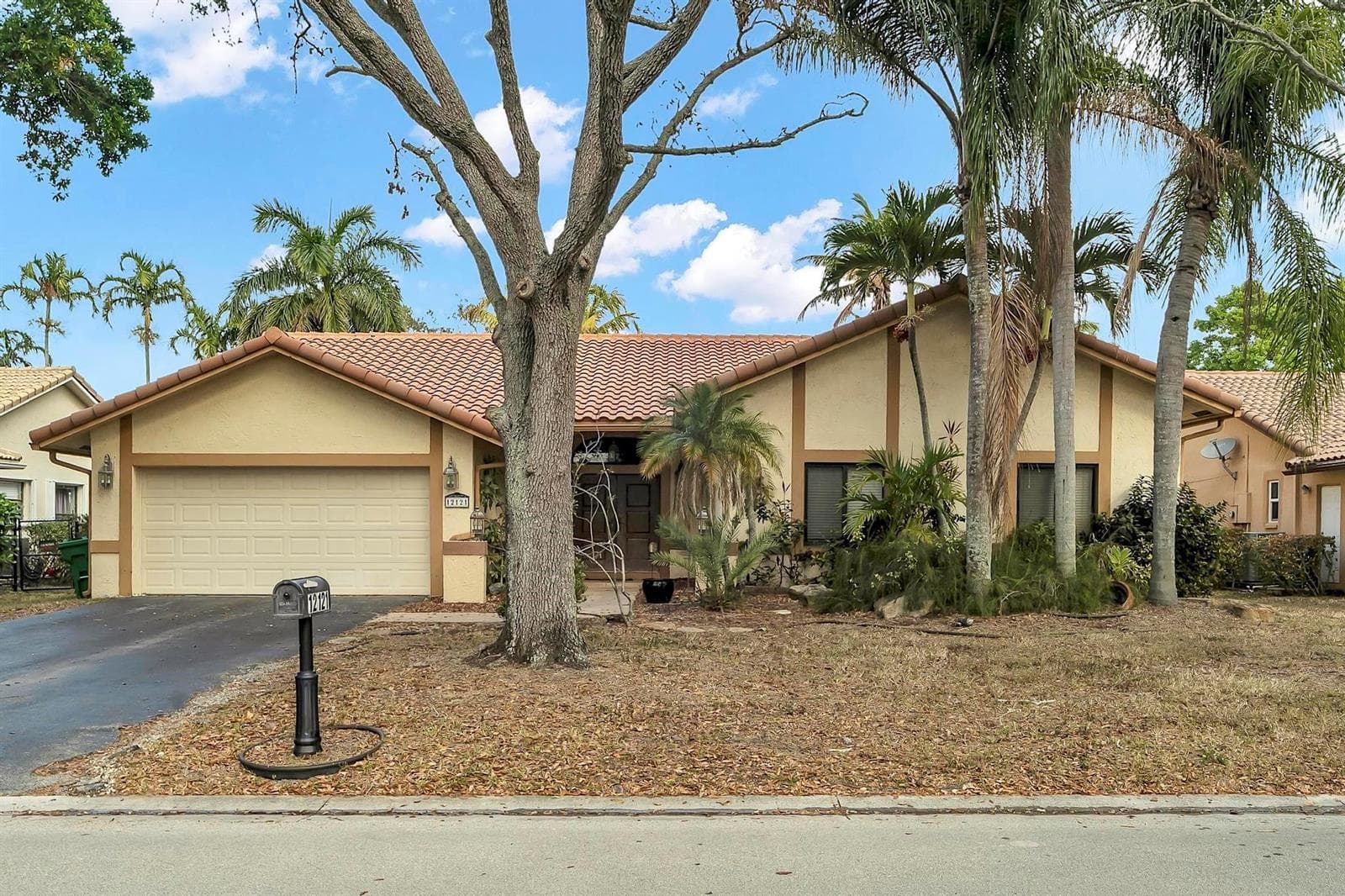 12121 NW 2nd Drive, Coral Springs, FL 33071 photo 2