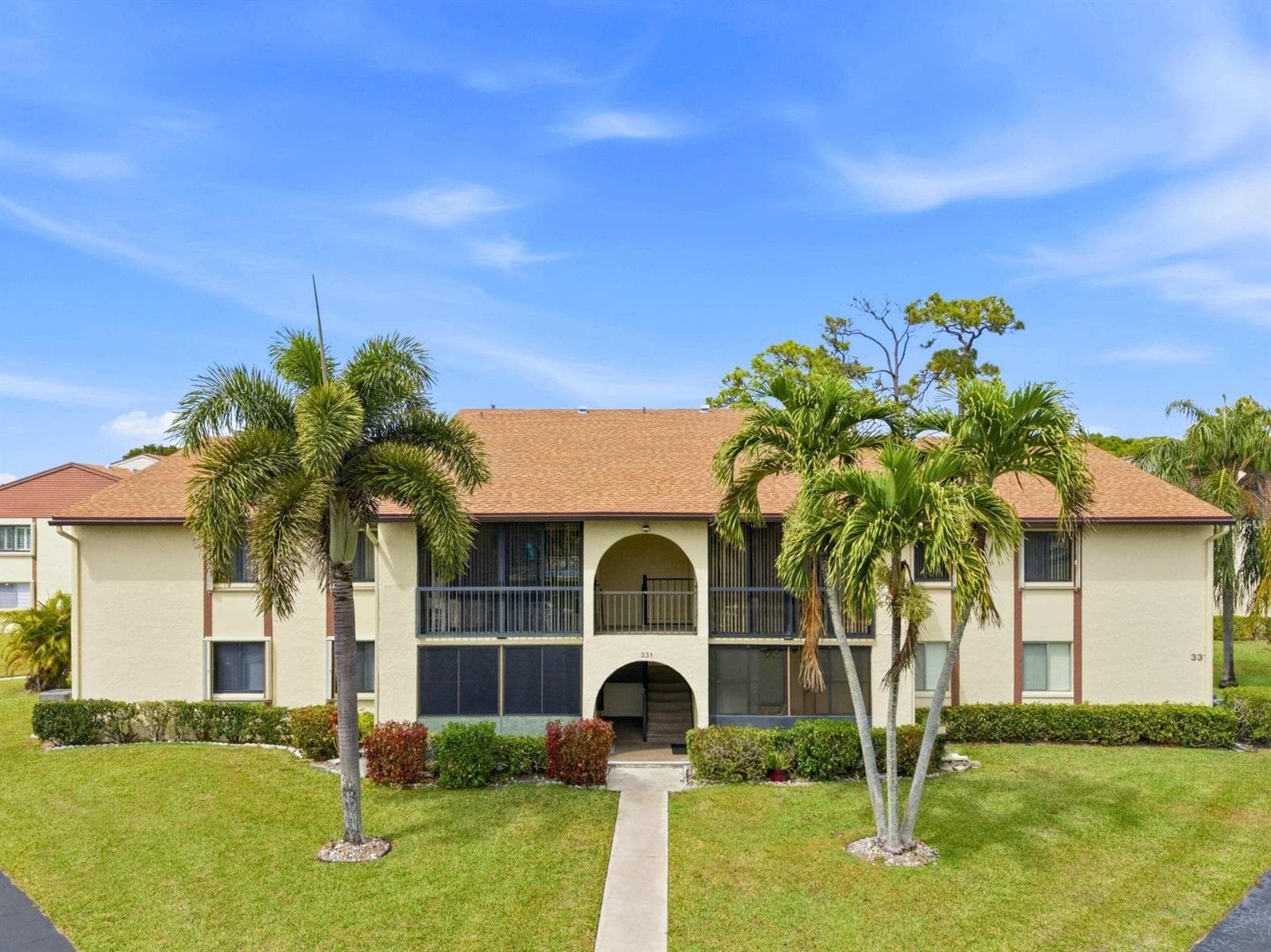 331 Knotty Pine Circle # D-2, FL 33463 photo 3