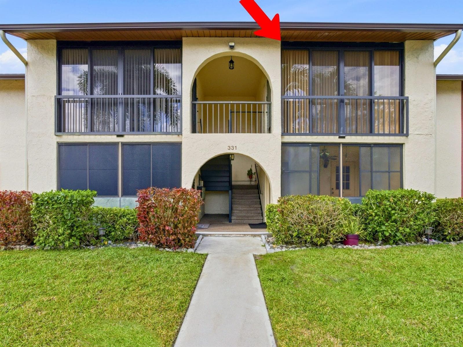 331 Knotty Pine Circle # D-2, FL 33463 photo 5