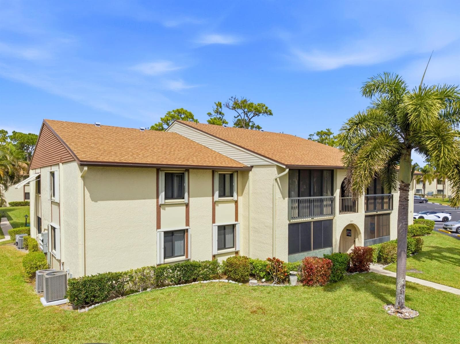 331 Knotty Pine Circle # D-2, FL 33463 photo 4