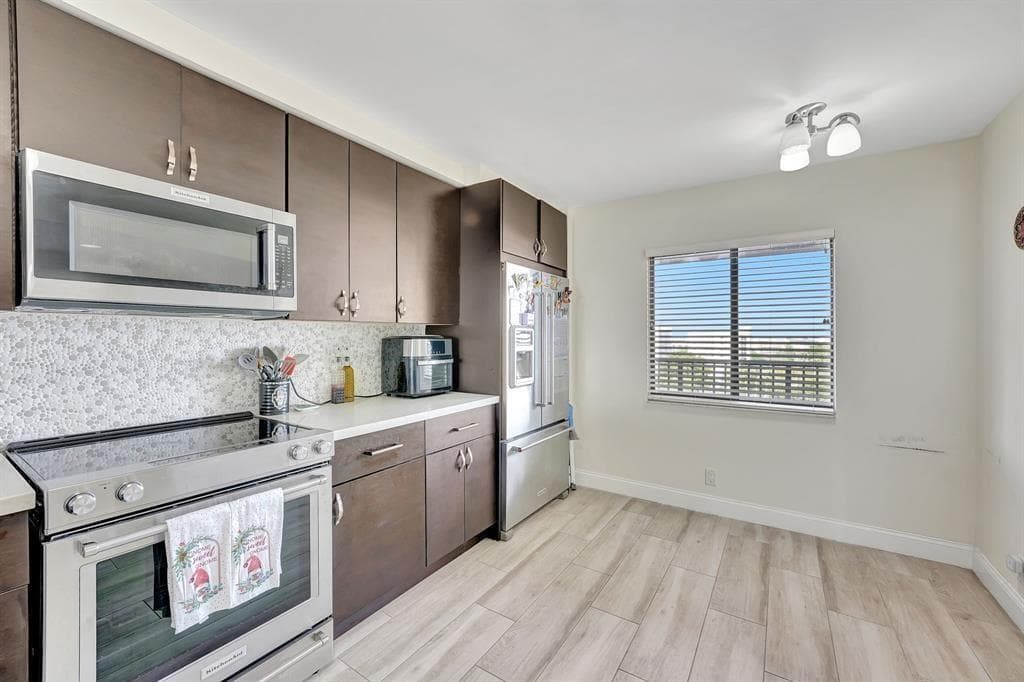 2200 S Cypress Bend Drive # 905, Pompano Beach, FL 33069 photo 4