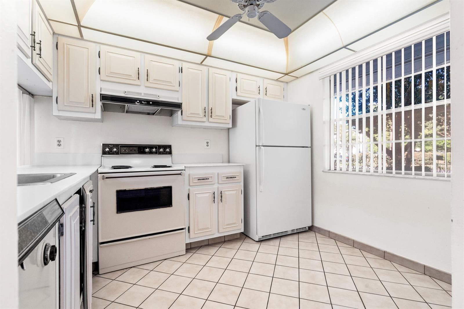 4602 Martinique Way # E1, Coconut Creek, FL 33066 photo 2