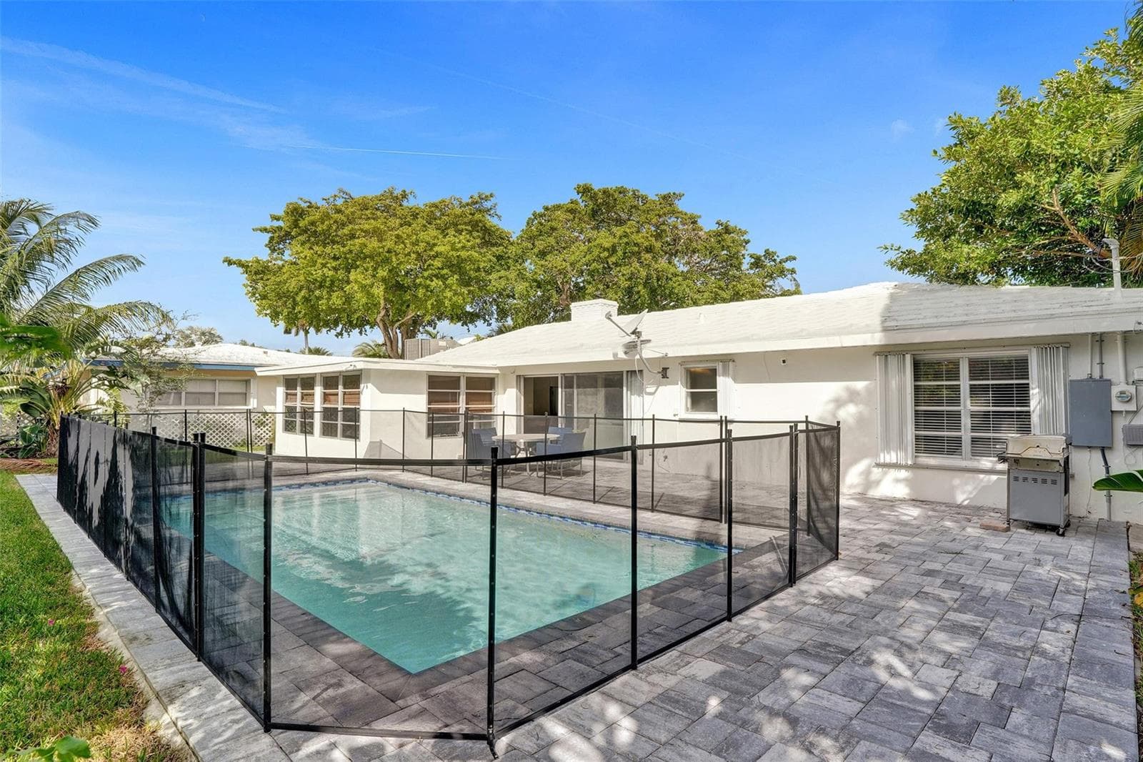 260 Allenwood Drive, Lauderdale By The Sea, FL 33308 photo 3