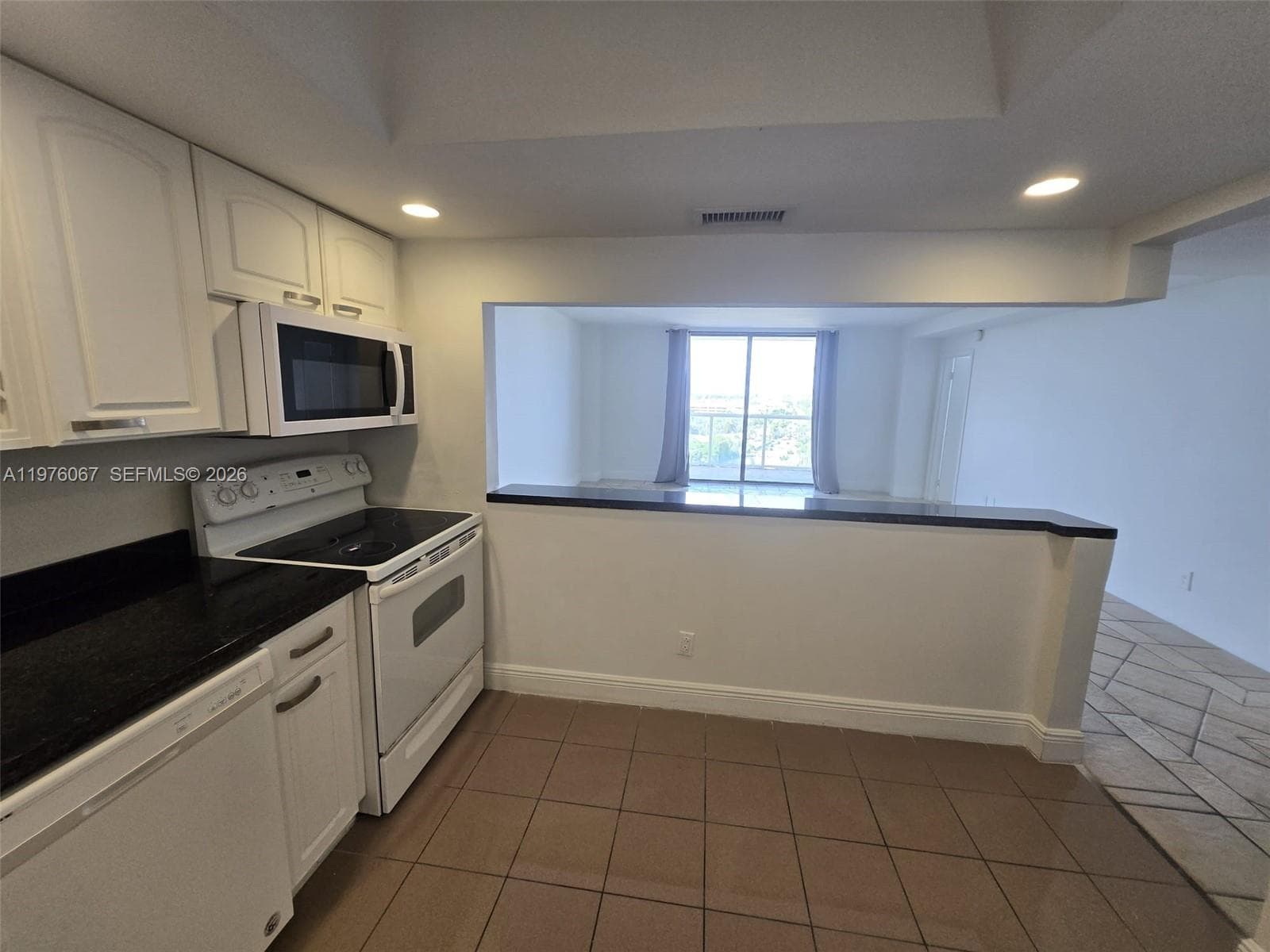 13499 Biscayne Blvd # 1505, North Miami, FL 33181 photo 4