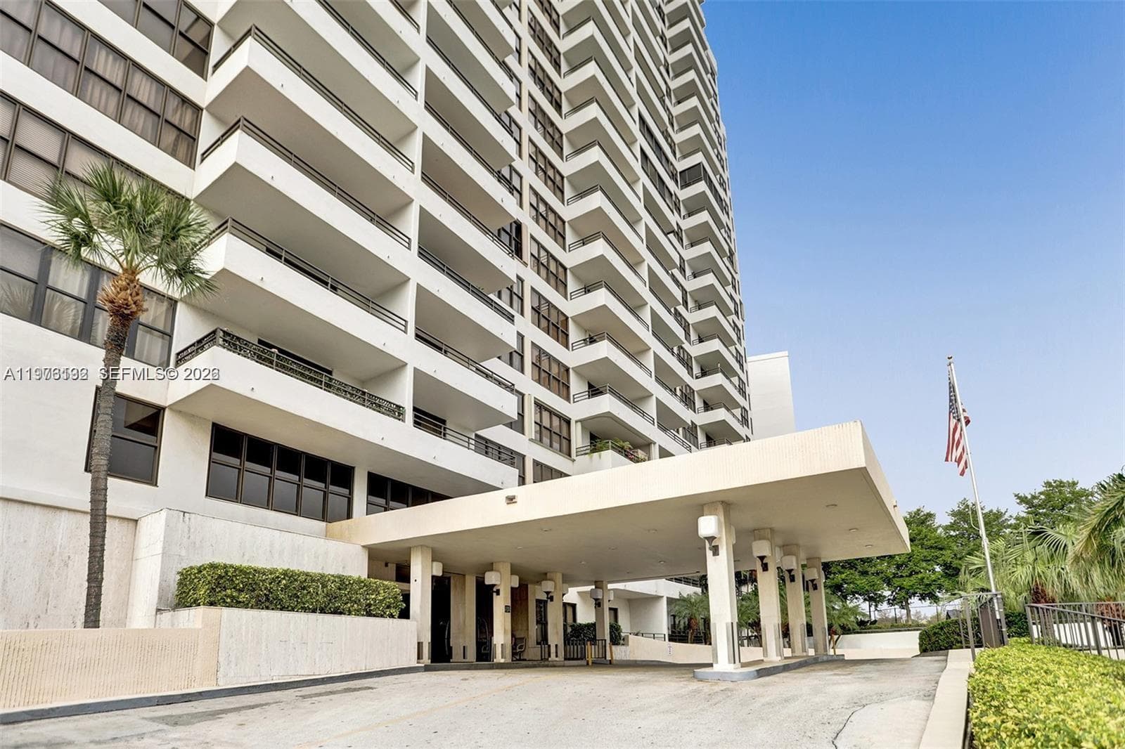 2500 Parkview Dr # 1912, Hallandale Beach, FL 33009