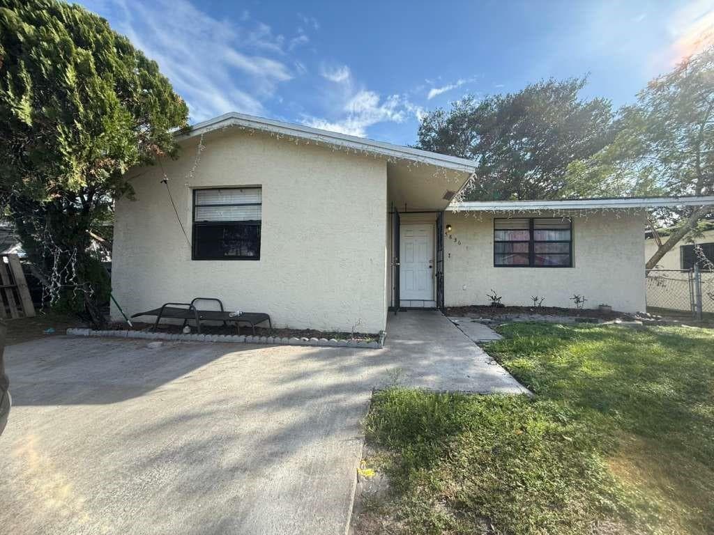 5836 Wiley Street, Hollywood, FL 33023 photo 2