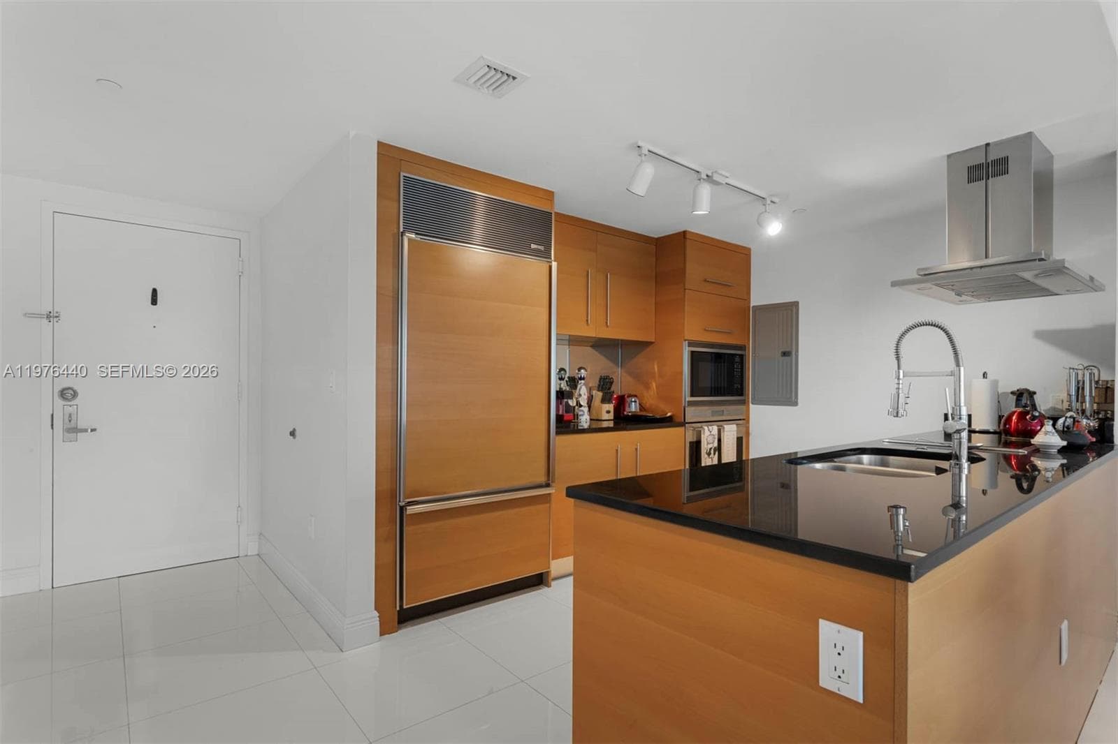 495 Brickell Ave # 805, Miami, FL 33131 photo 4