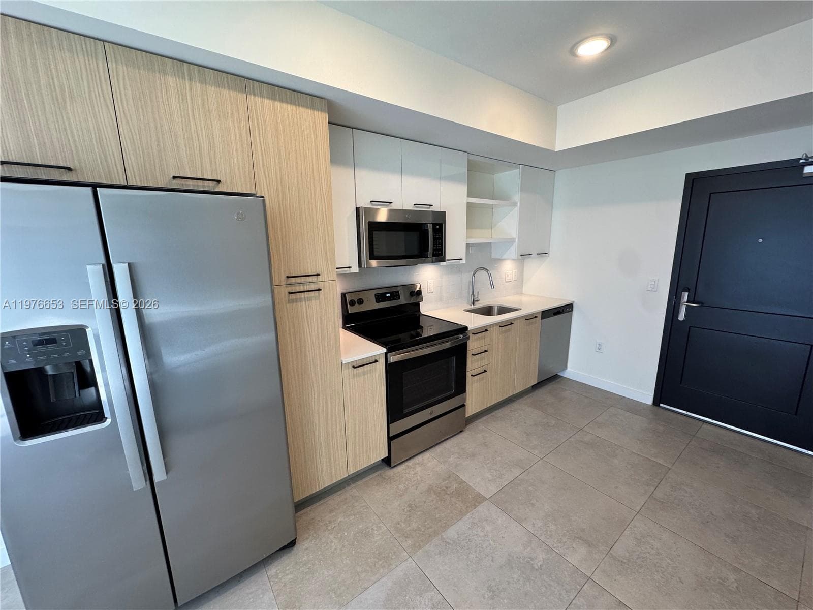 16395 Biscayne Blvd # PH 2211, North Miami Beach, FL 33160 photo 2