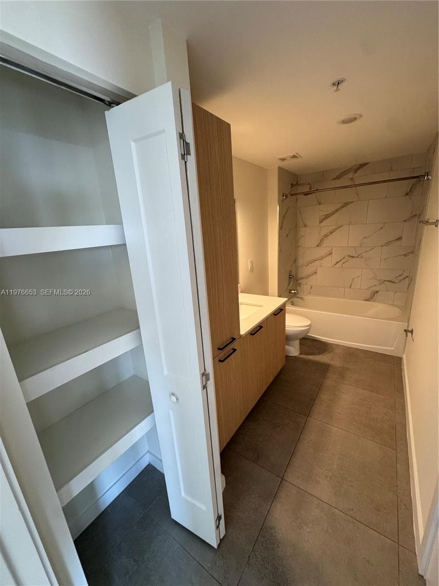 16395 Biscayne Blvd # PH 2211, North Miami Beach, FL 33160 photo 5