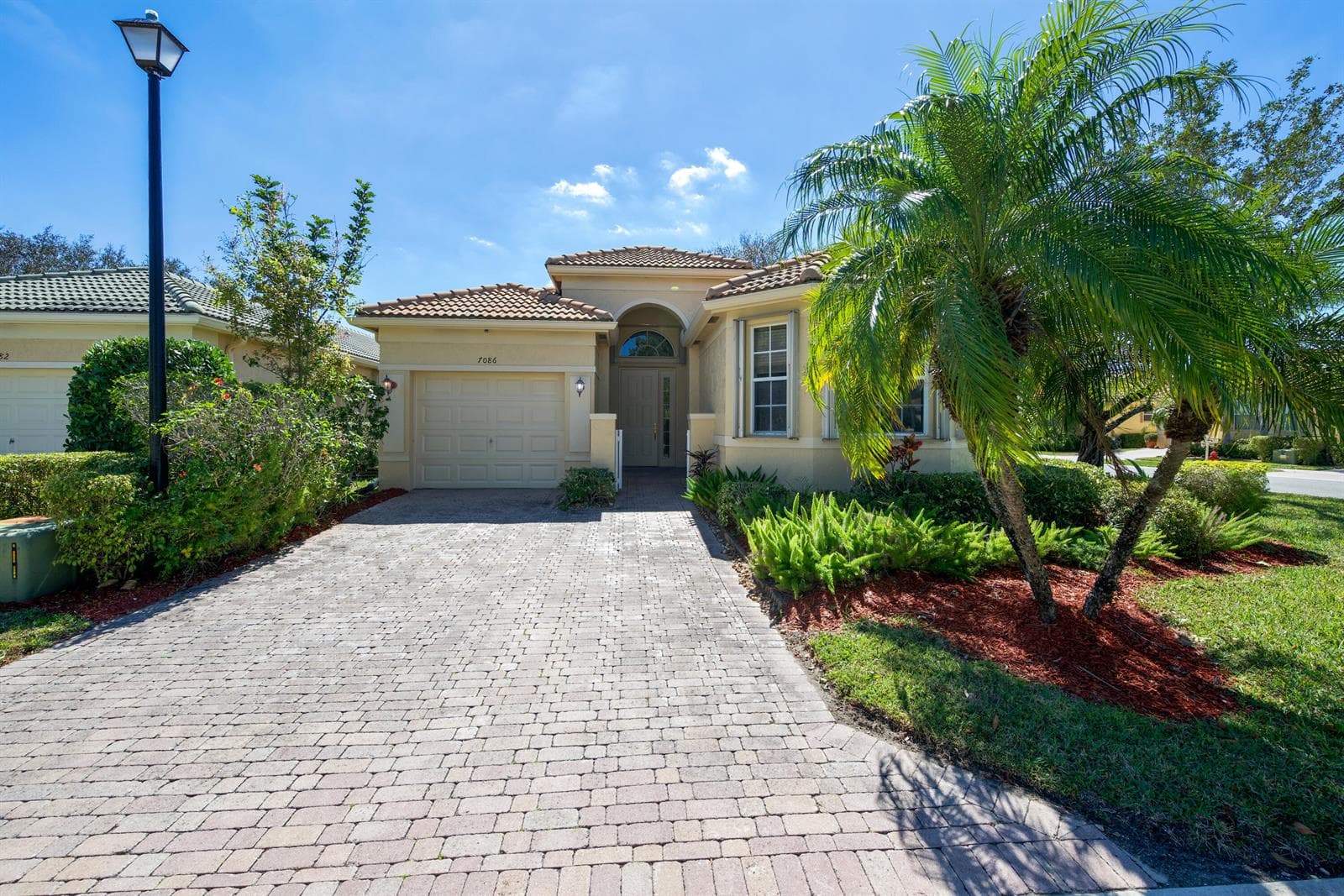 7086 Del Corso Lane, Delray Beach, FL 33446 photo 2