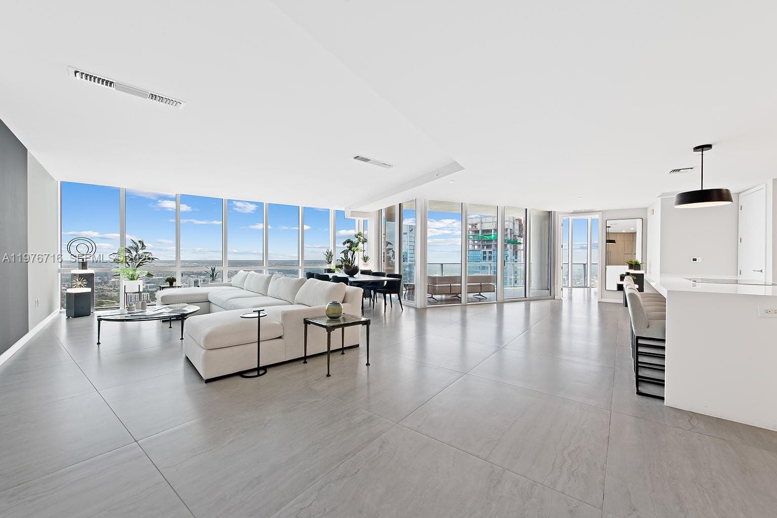 851 NE 1st Ave # PH 5402, Miami, FL 33132 photo 3