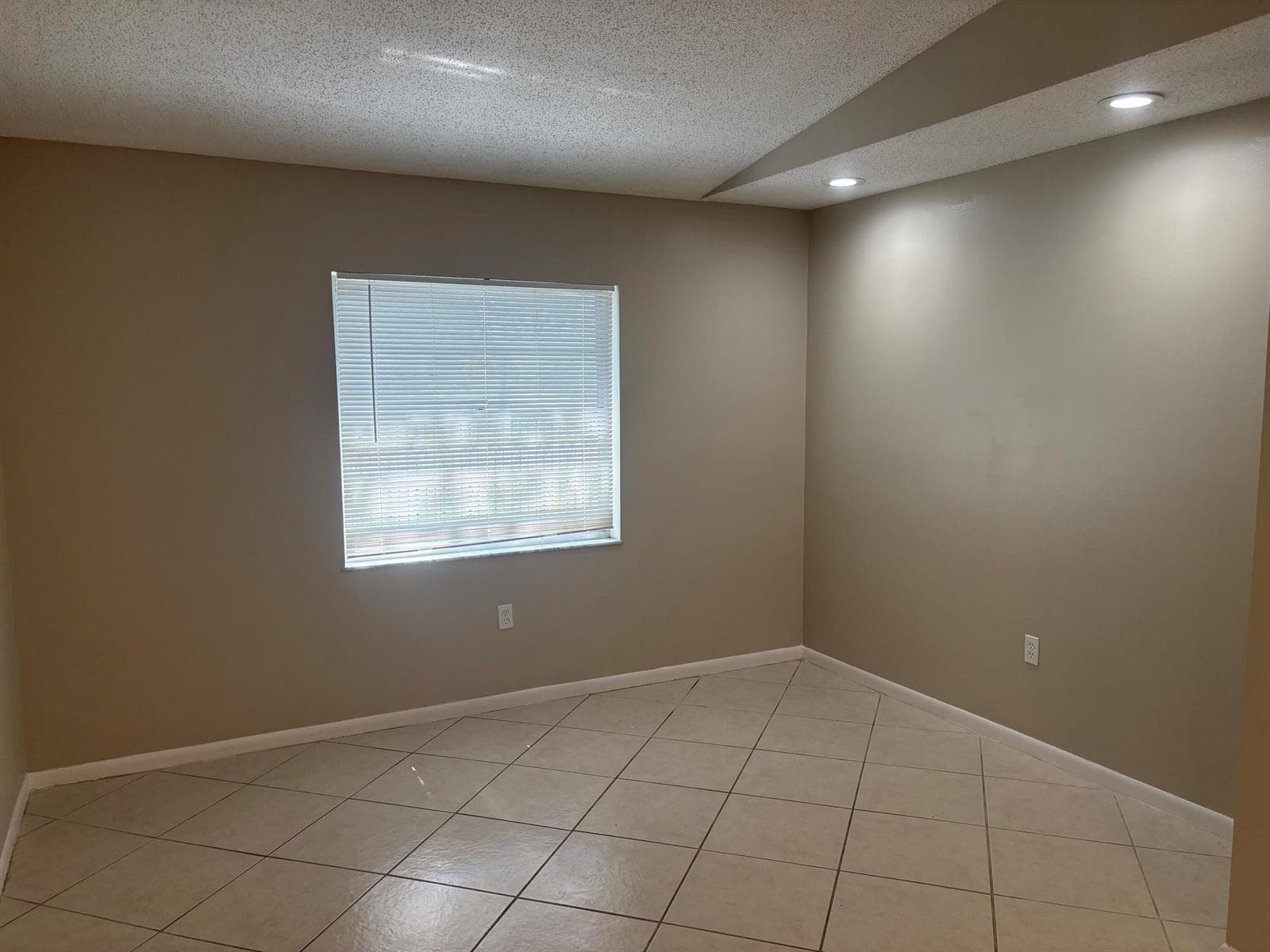 2011 Oleander Boulevard # C, Fort Pierce, FL 34950 photo 2