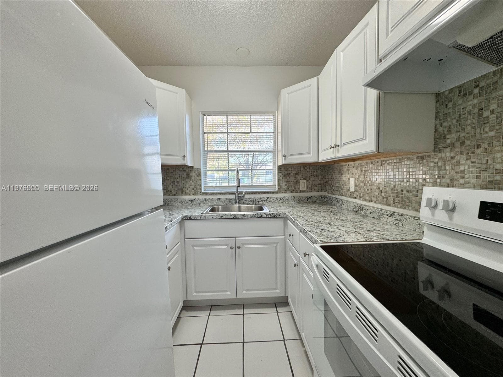 4140 Woodside Dr # 107, Coral Springs, FL 33065