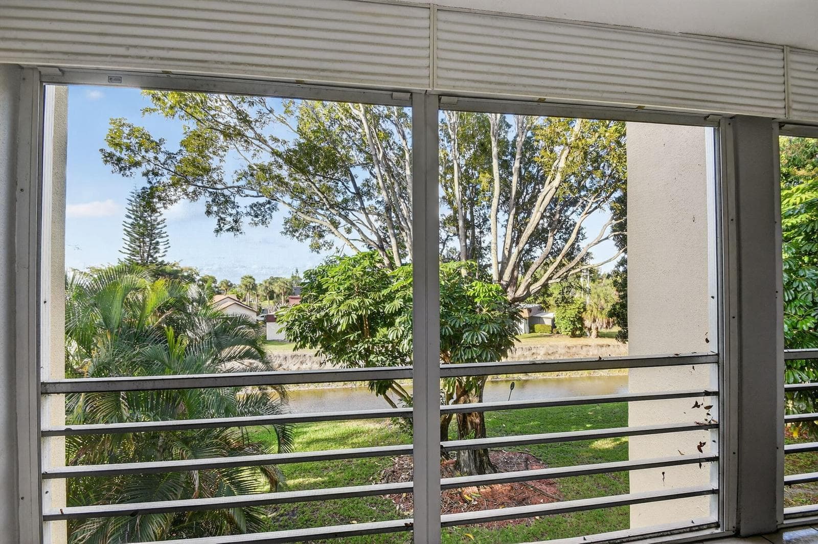 3524 Via Poinciana # 303, Lake Worth, FL 33467 photo 2