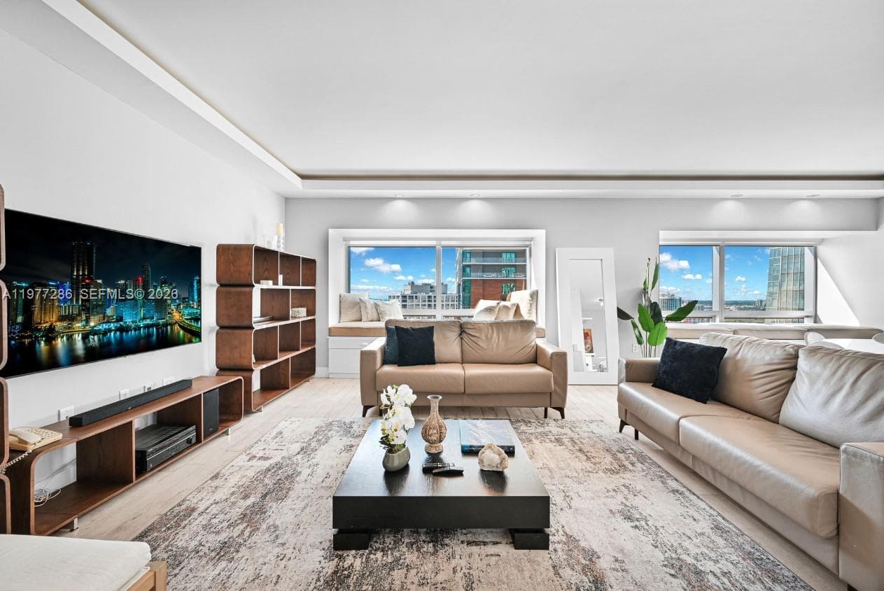 1435 Brickell Ave # 3401, Miami, FL 33131 photo 3