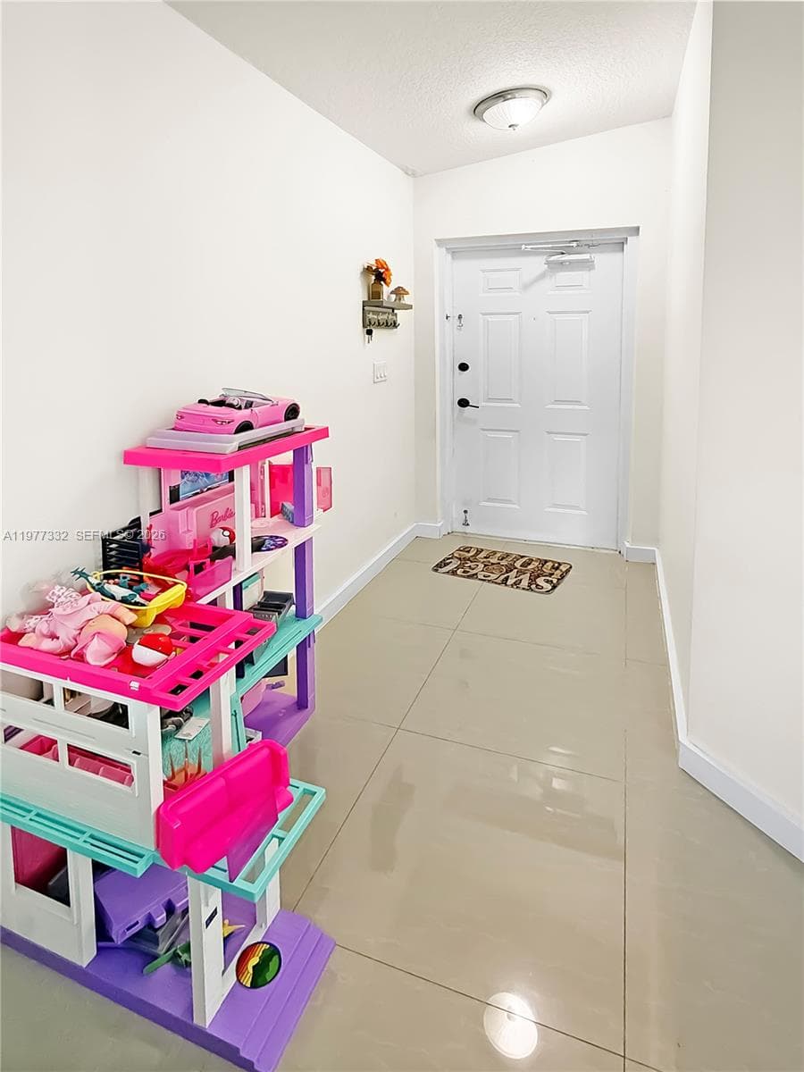 945 NE 34th Ave # 204, Homestead, FL 33033 photo 4