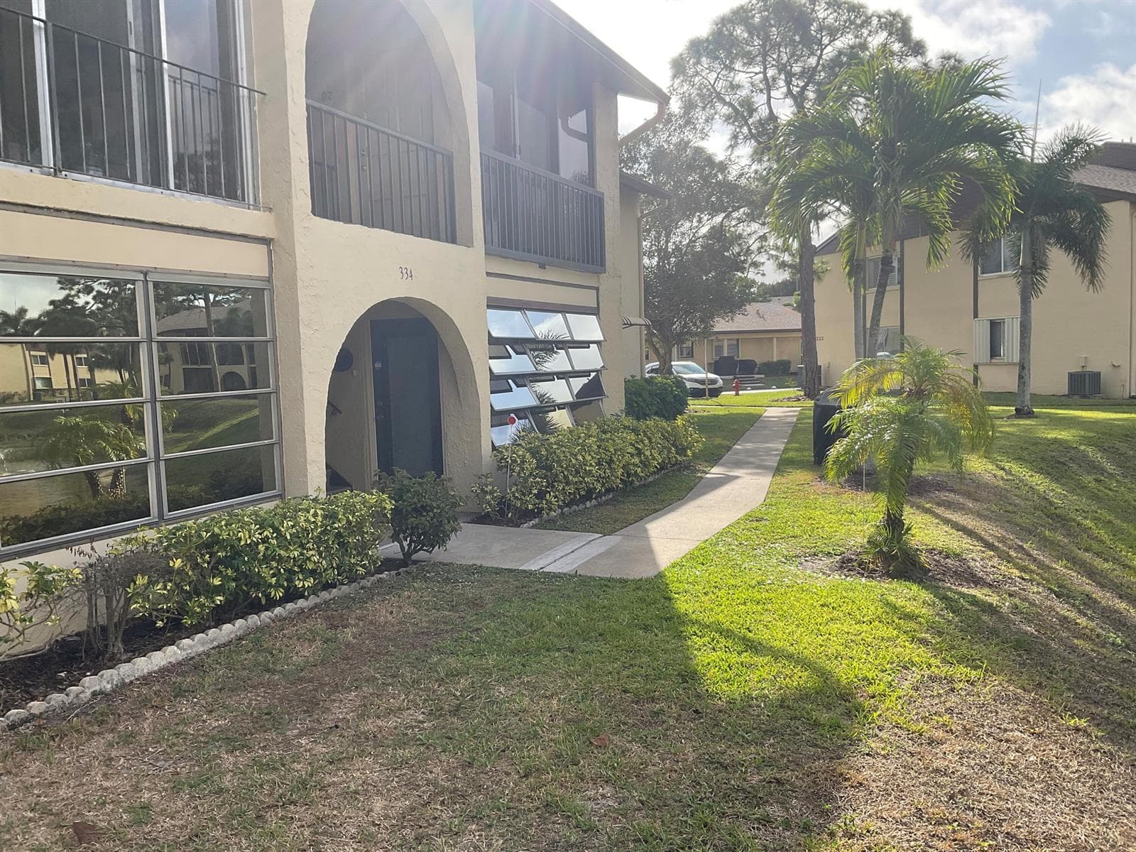 334 Pine Ridge Circle # C-1, FL 33463 photo 4