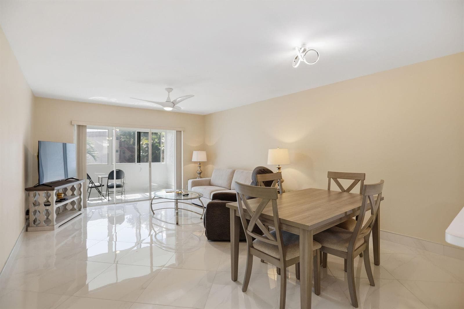 721 Lori Drive # 210, Palm Springs, FL 33461 photo 3