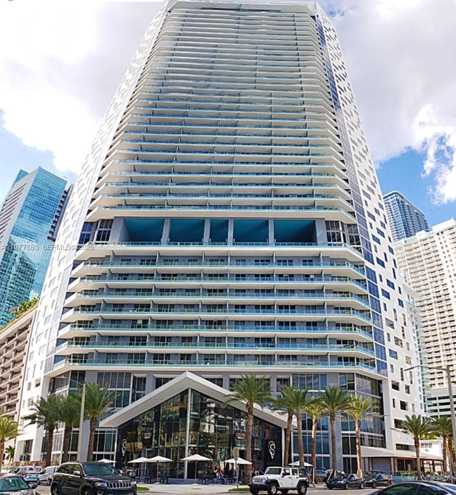 1300 Brickell Bay Dr # 2512, Miami, FL 33131