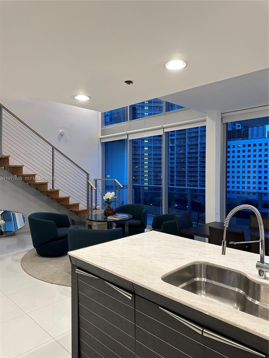 200 S Biscayne Boulevard Way # 703, Miami, FL 33131 photo 3