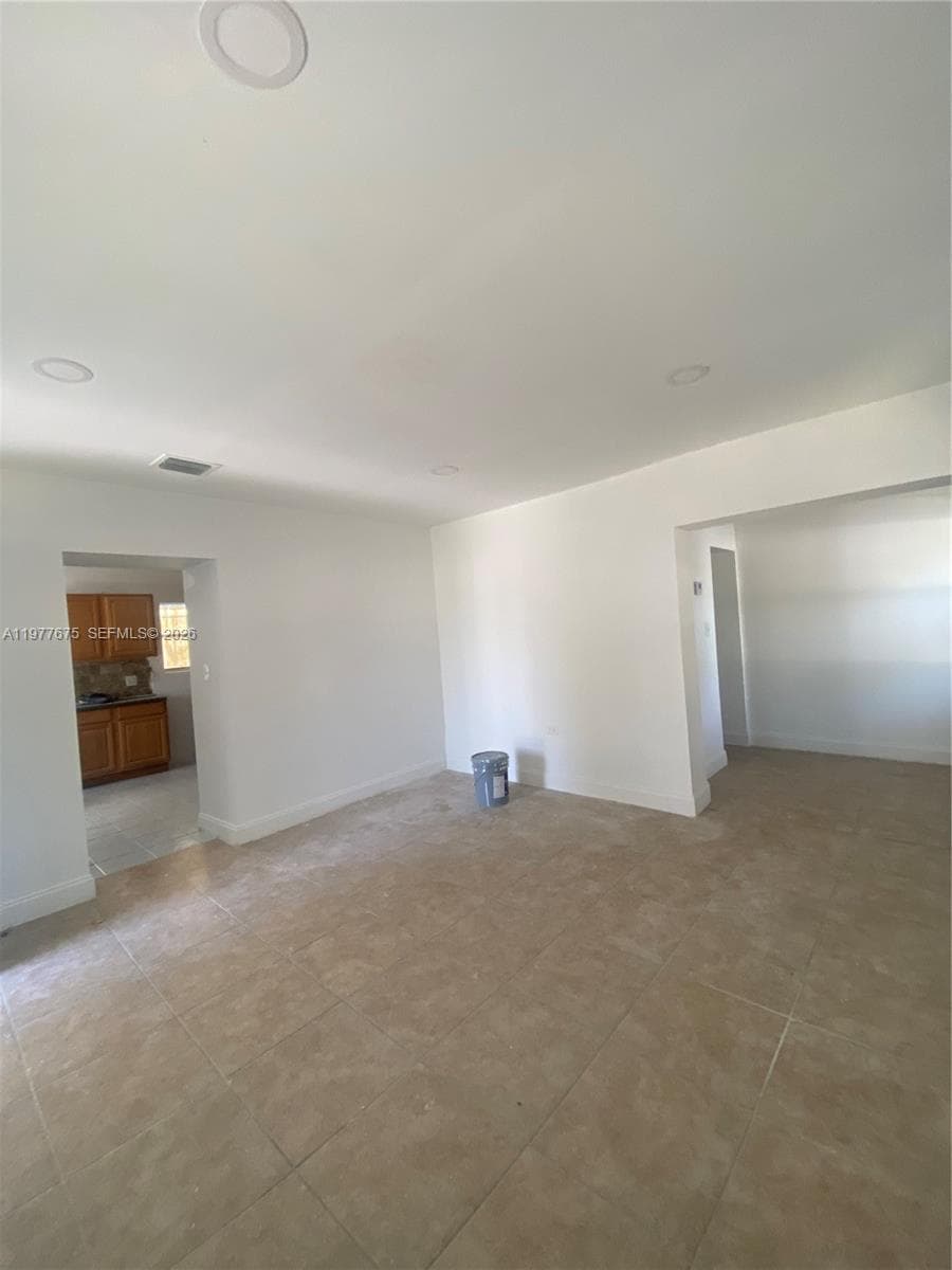 894 NW 108th St # 1, Miami, FL 33168 photo 5
