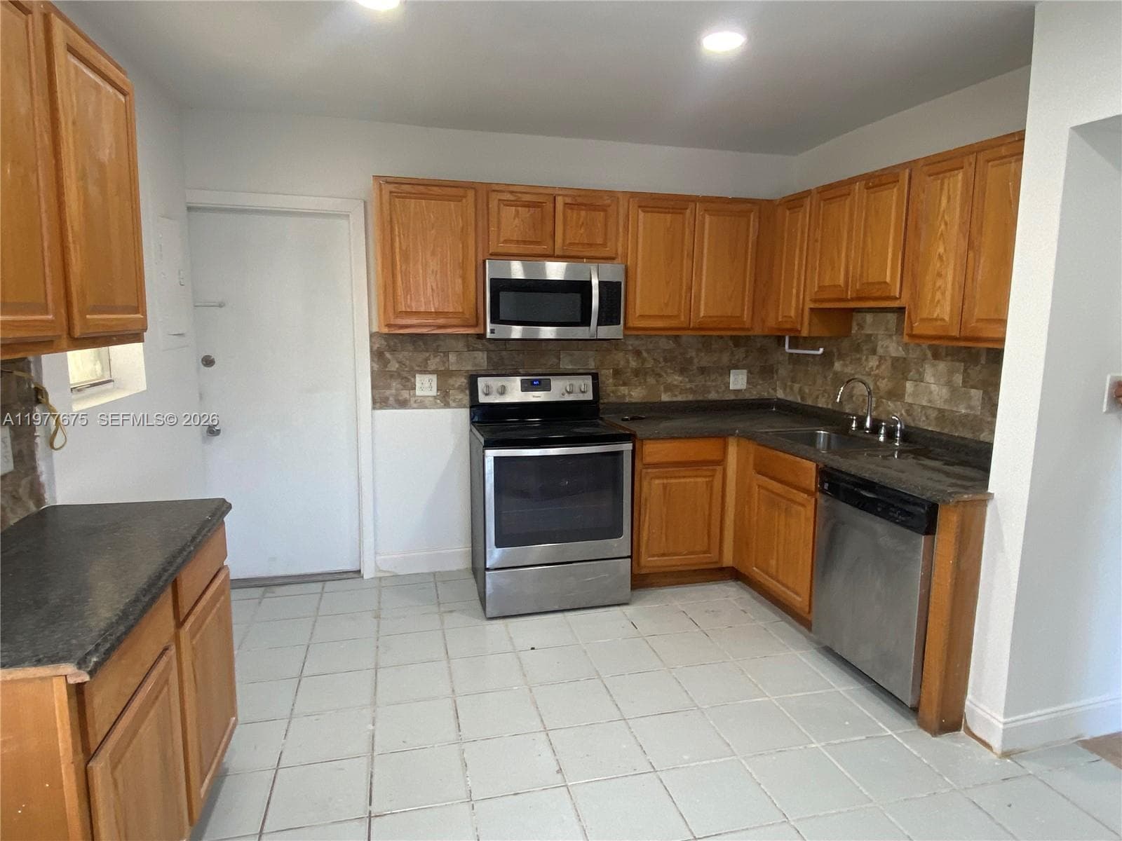 894 NW 108th St # 1, Miami, FL 33168 photo 4