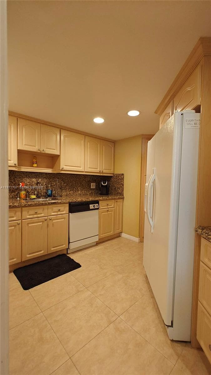 825 Brickell Bay Dr # 841, Miami, FL 33131 photo 3