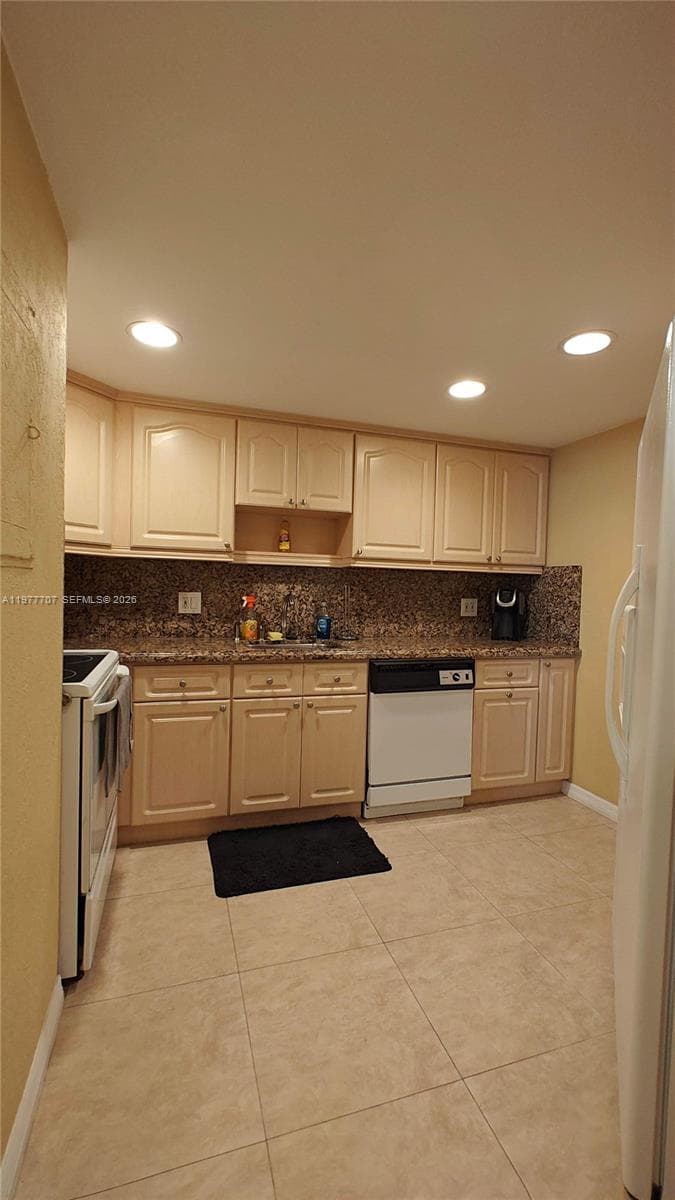 825 Brickell Bay Dr # 841, Miami, FL 33131 photo 4