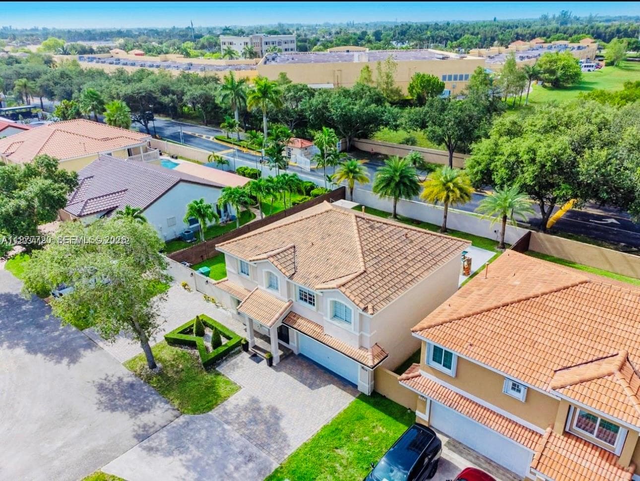 8826 NW 189th Ter, Hialeah, FL 33018 photo 3