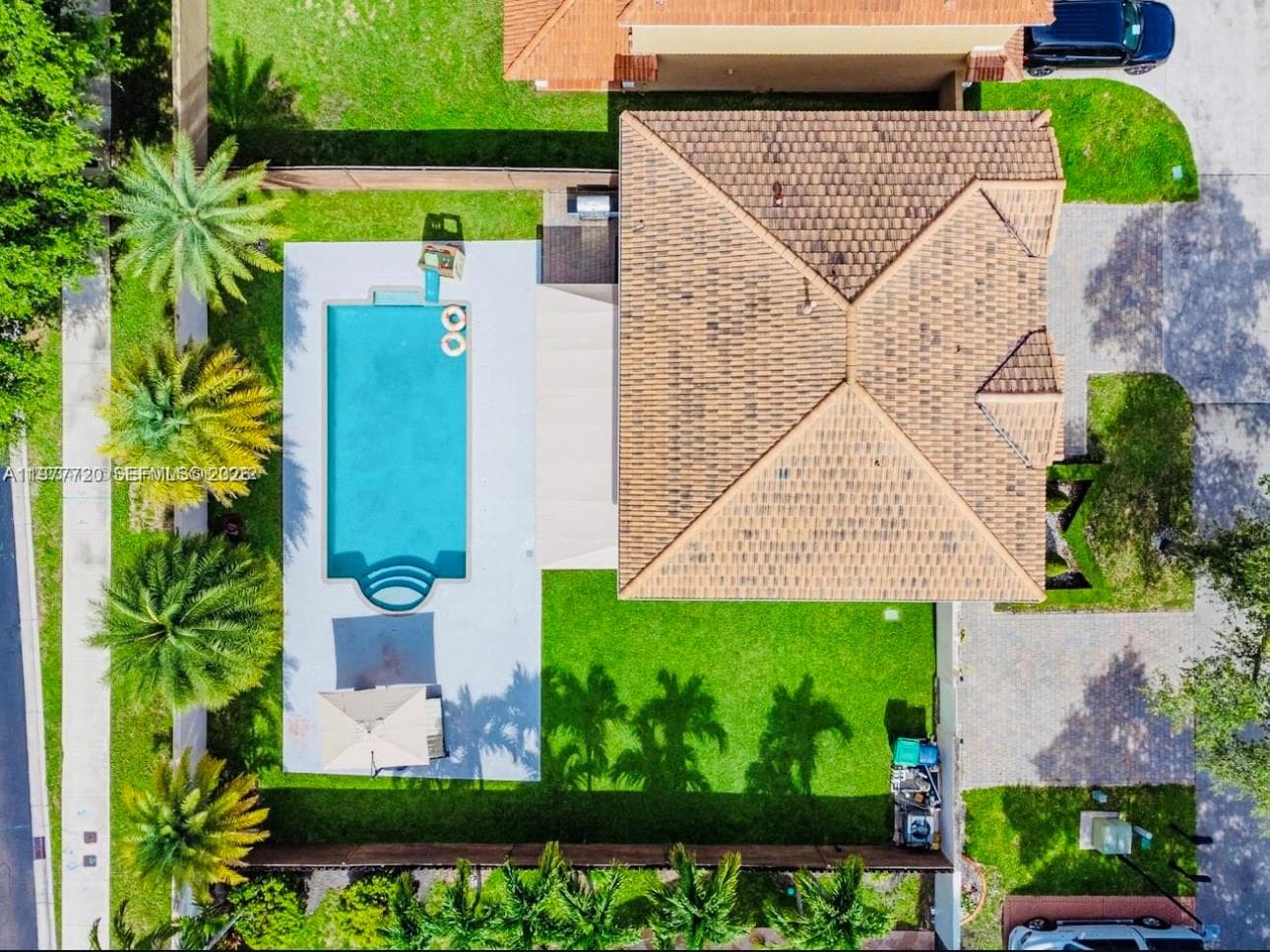 8826 NW 189th Ter, Hialeah, FL 33018 photo 5