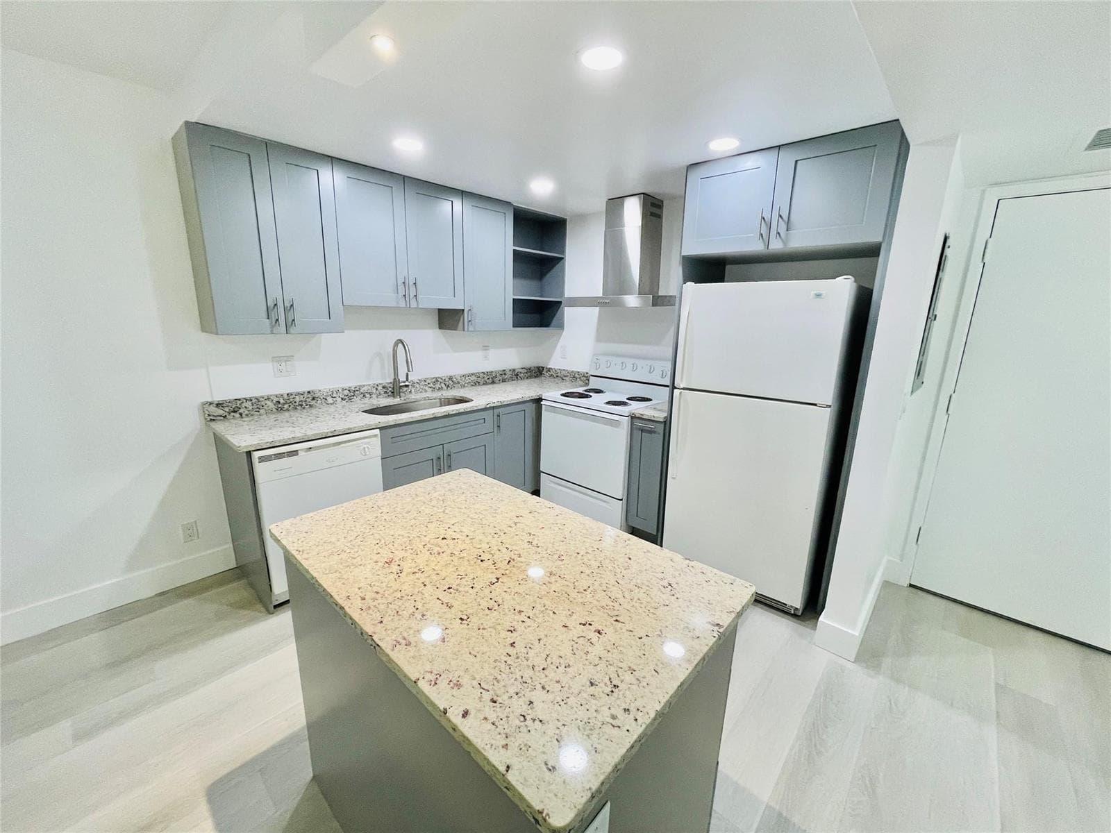 257 S Cypress Road # 414, Pompano Beach, FL 33060 photo 4