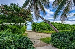 5555 Collins Ave # 15W, Miami Beach, FL 33140