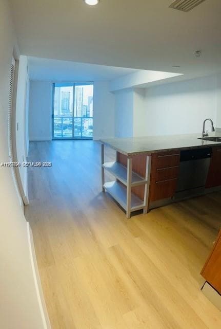185 SW 7th St # 1605, Miami, FL 33130 photo 4
