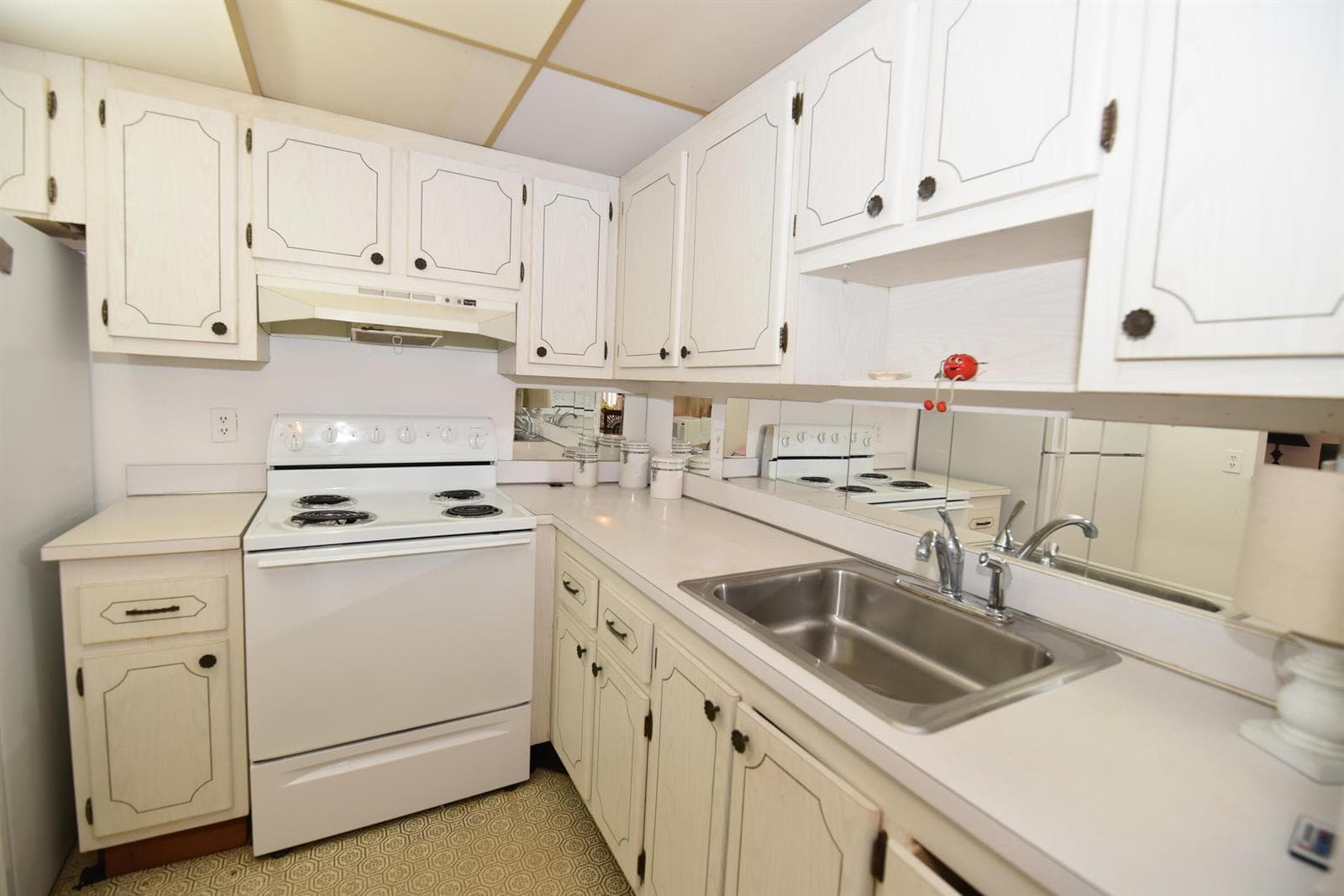 715 Saxony O, Delray Beach, FL 33446 photo 2