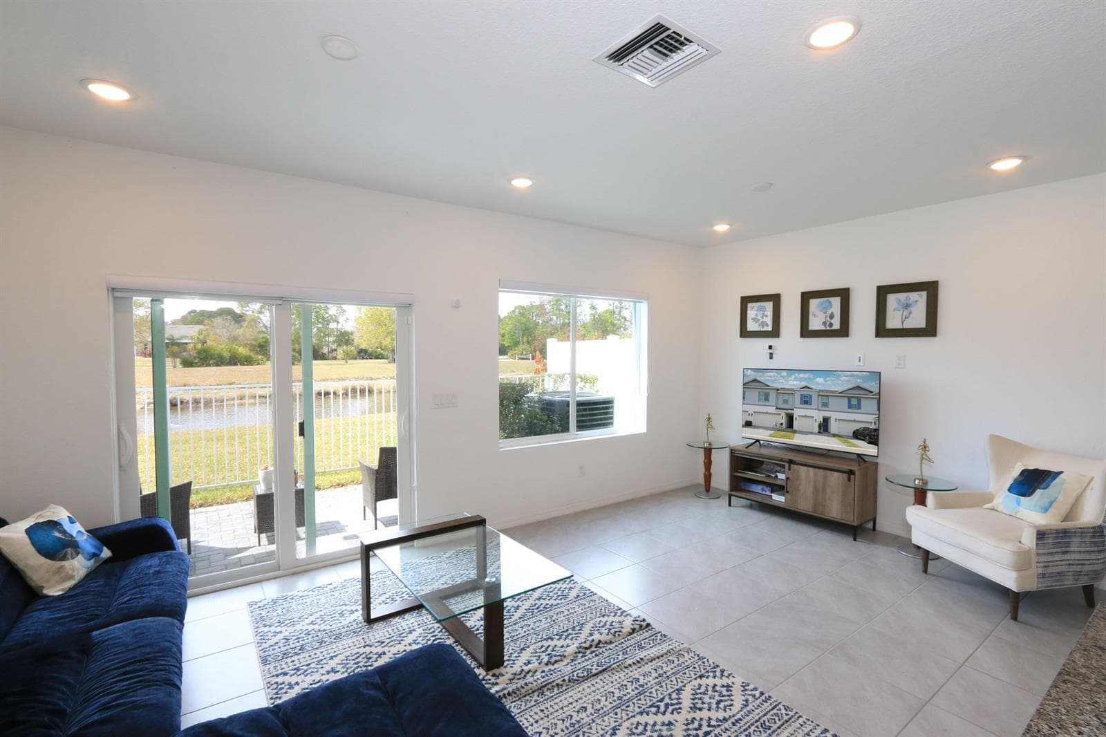 656 NE Waters Edge Lane, Port St. Lucie, FL 34983 photo 4