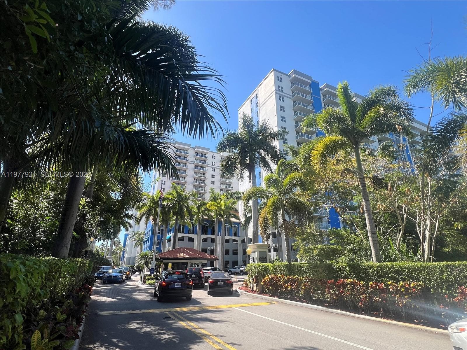 5099 NW 7th St # 505, Miami, FL 33126