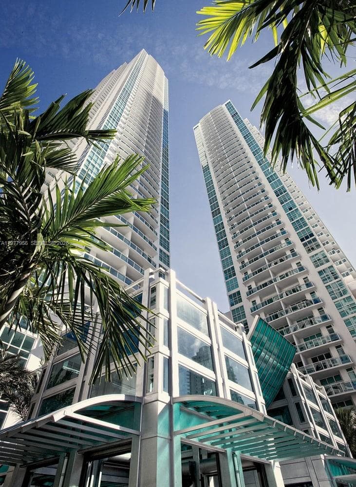 950 Brickell Bay Dr # 1107, Miami, FL 33131 photo 2