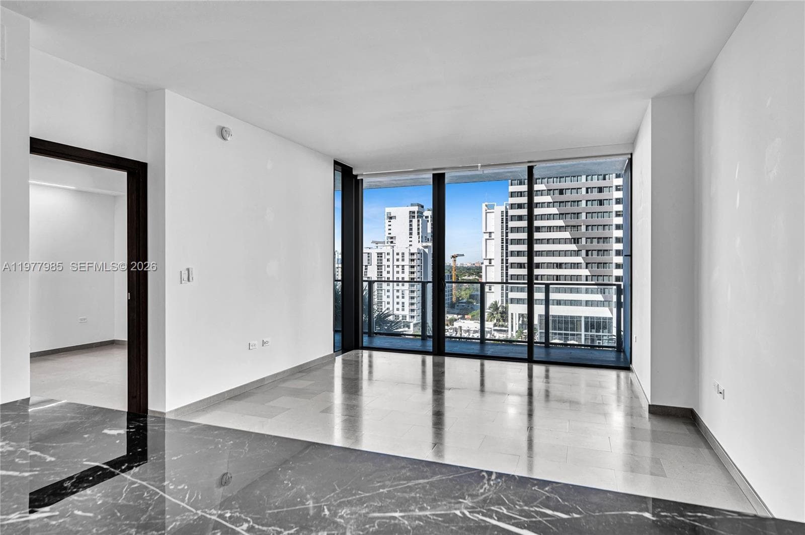 88 SW 7th St # 806, Miami, FL 33130 photo 5