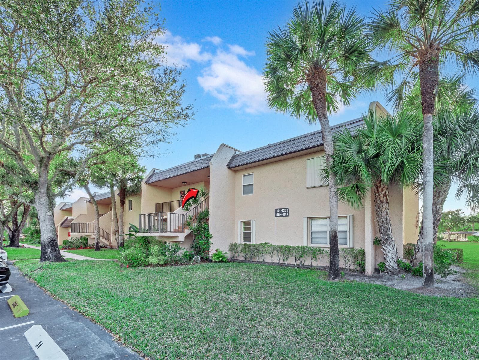 130 Lake Constance Drive, West Palm Beach, FL 33411 photo 2