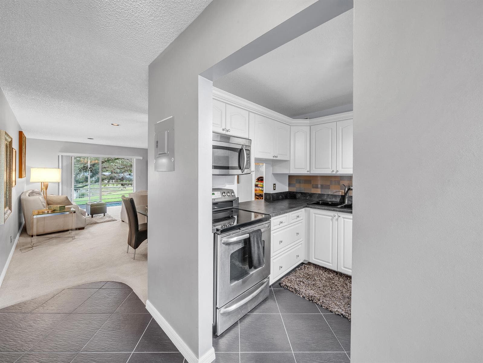 130 Lake Constance Drive, West Palm Beach, FL 33411 photo 4