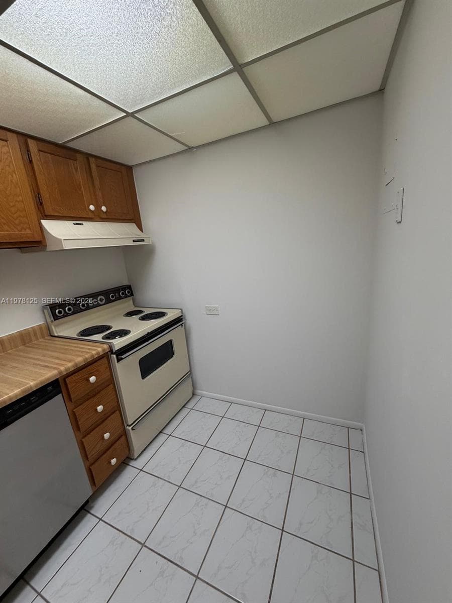 3720 Inverrary Dr # 2K, Lauderhill, FL 33319 photo 4