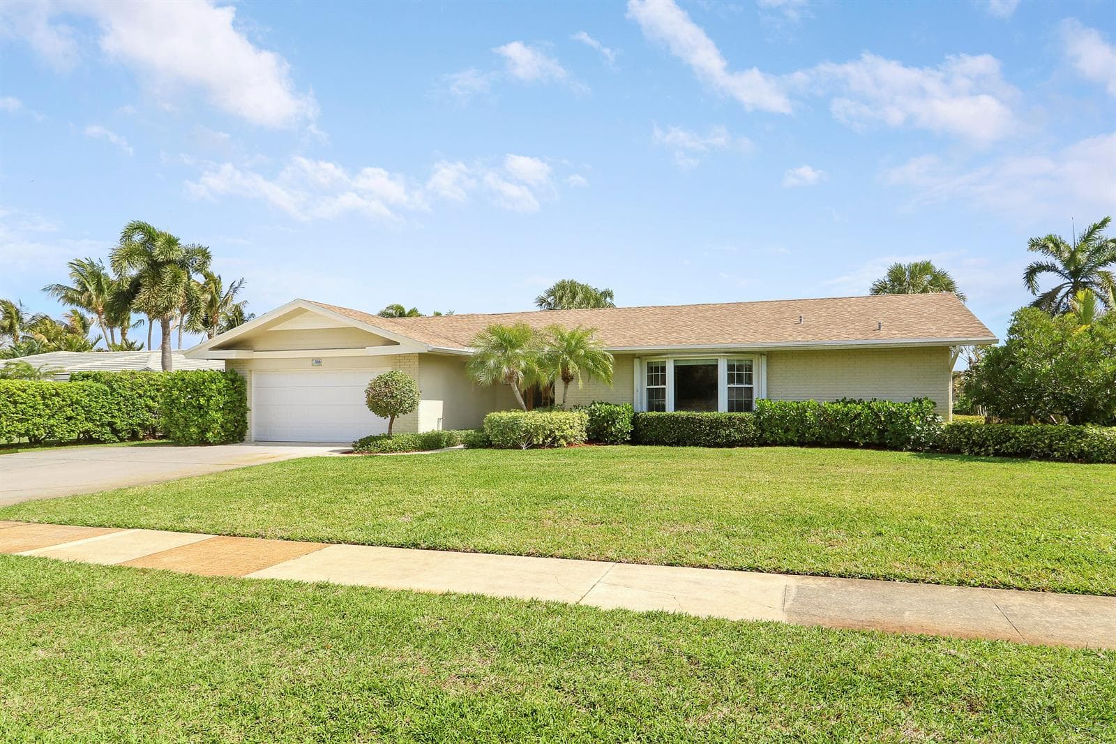 856 Country Club Drive, North Palm Beach, FL 33408 photo 2