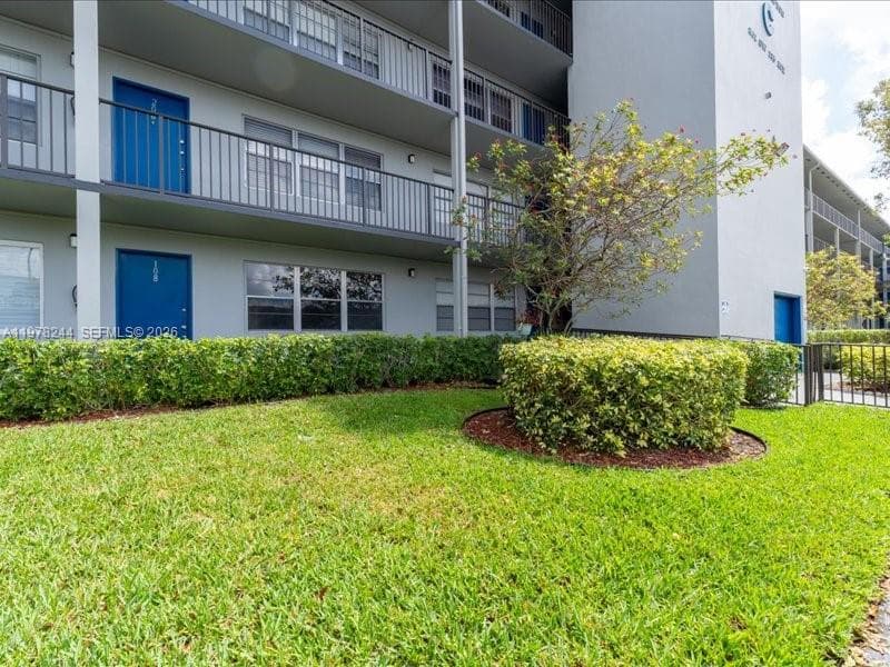 301 SW 135th Ave # 108C, Pembroke Pines, FL 33027 photo 2