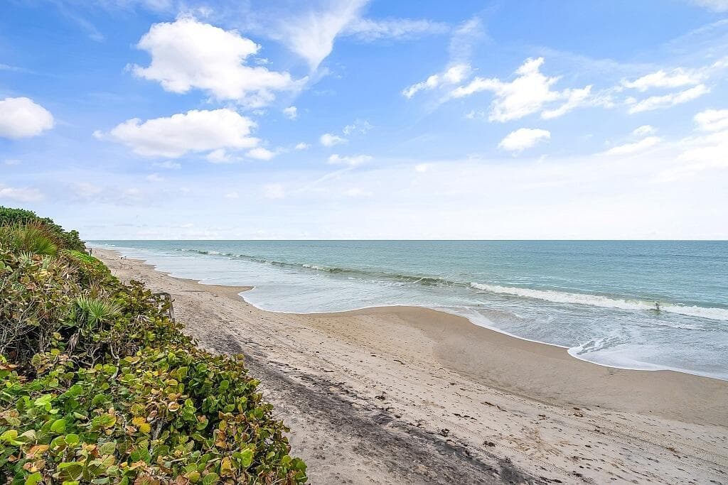 290 Bermuda Bay Lane, Vero Beach, FL 32963 photo 2