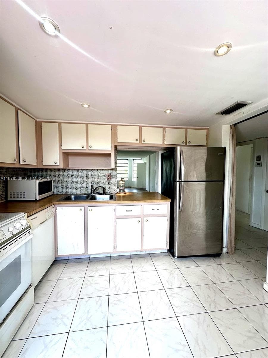 1501 NE 191st St # C312, Miami, FL 33179 photo 3