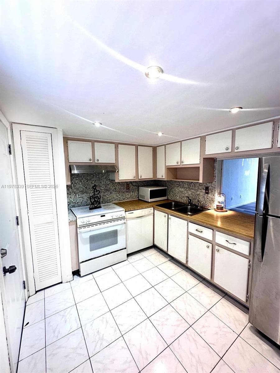 1501 NE 191st St # C312, Miami, FL 33179 photo 4