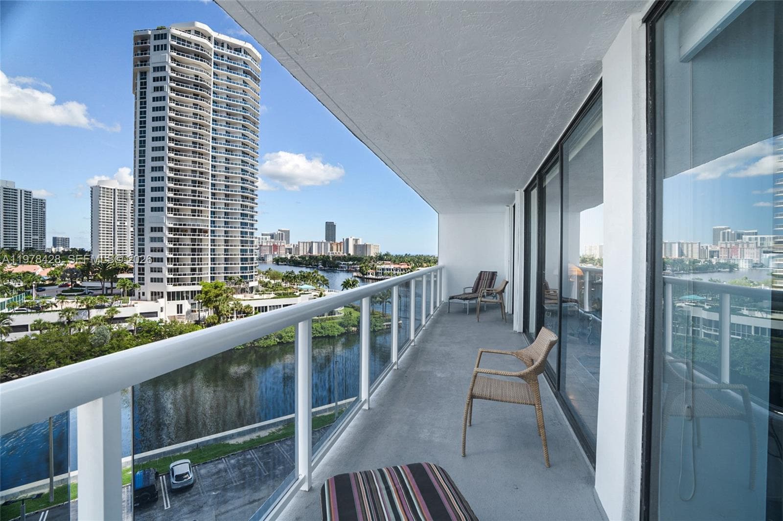 20515 E Country Club Dr # 849, Aventura, FL 33180 photo 2