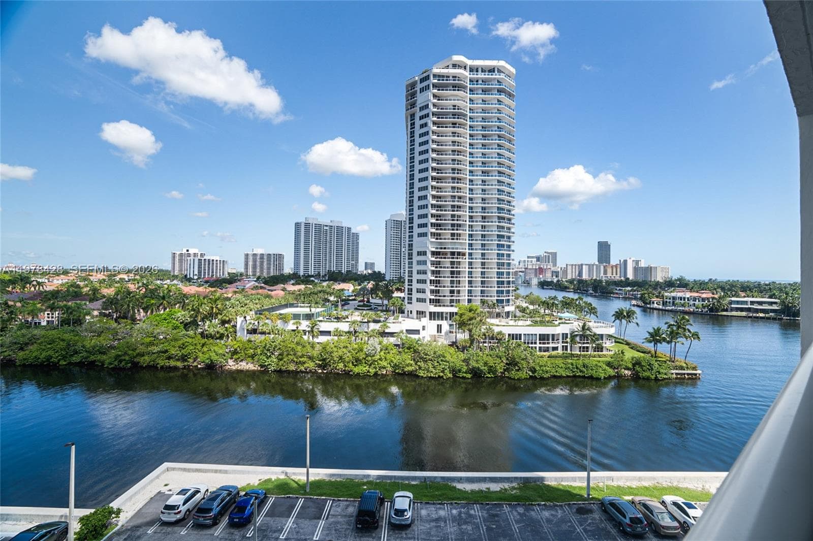 20515 E Country Club Dr # 849, Aventura, FL 33180 photo 3