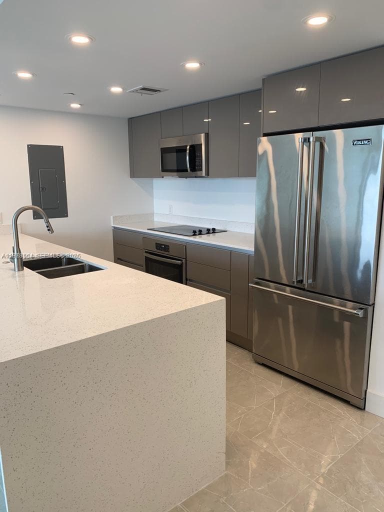 13800 Highland Dr # 403, North Miami Beach, FL 33181 photo 5